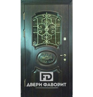 Входная дверь с ковкой и стеклом