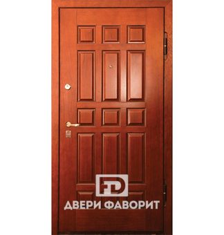 Входная дверь с отделкой массив дерева